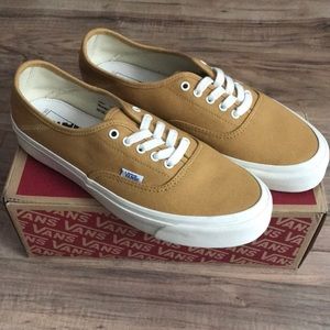NWOB Vault OG Style 43 LX Mustard yellow (Men’s 9)